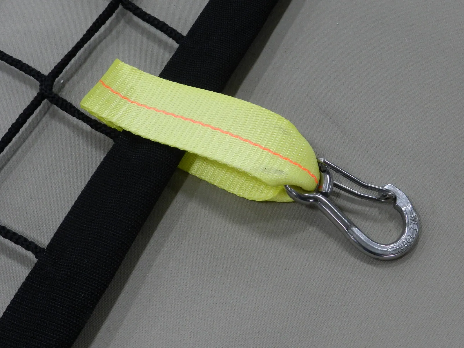 Heavy duty clips on cargo net
