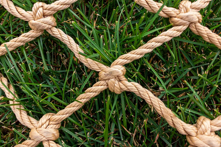 Decorative rope netting mesh pattern