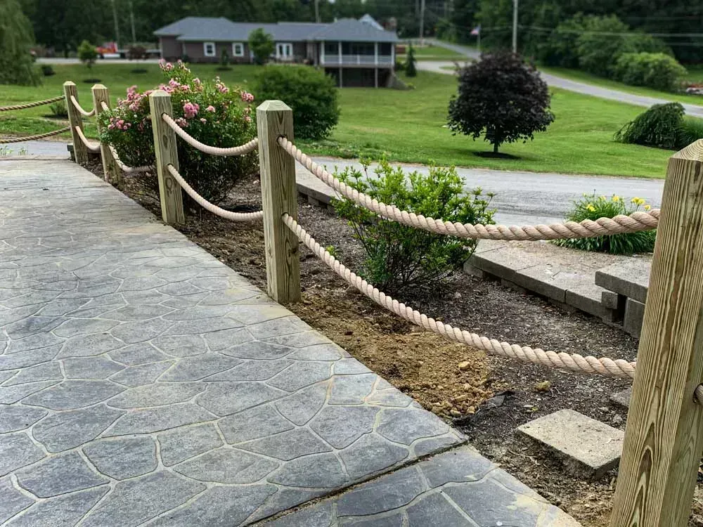 Outdoor rope railing installation