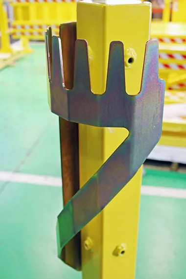 Net Storage Device Mounted on Bollard