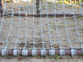 Low rope cargo net